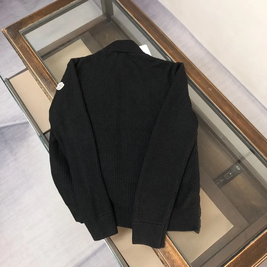 New Arrival —————— ❤️Original Quality Moncle* 。Classic ！ 。 Versatile 。Classic 。 90 ！ Breathable Lightweight！ 。 。 🔥🔥 ：Black White Sizes：S M L XL